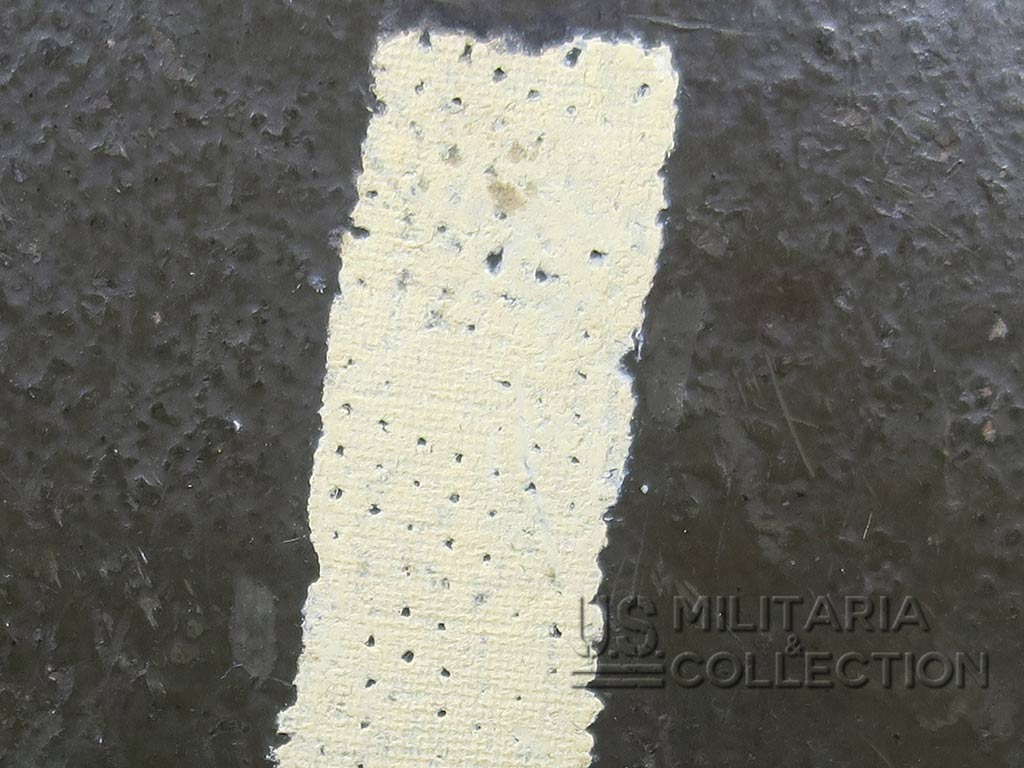 Détail sparadrap médical casque M1 Medic