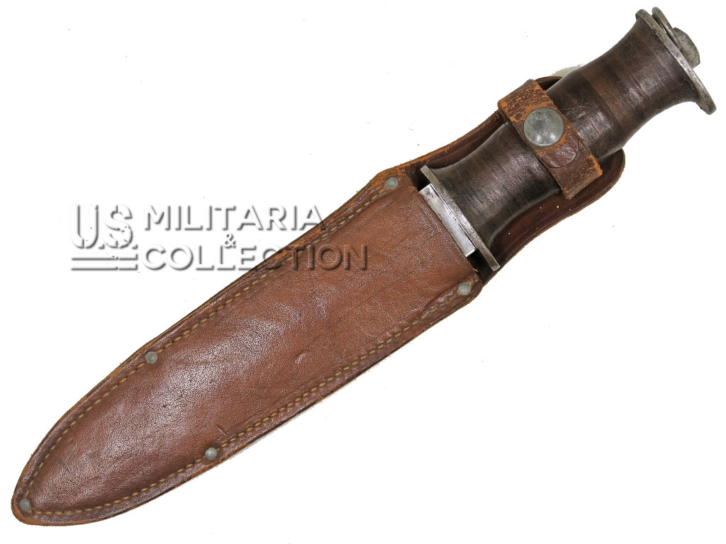 Couteau de combat EGW dents de scie dans son fourreau cuir