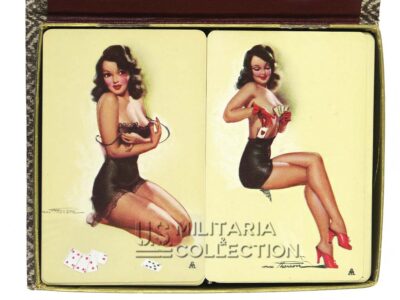 Deux Pin-Up du jeu de cartes US WW2